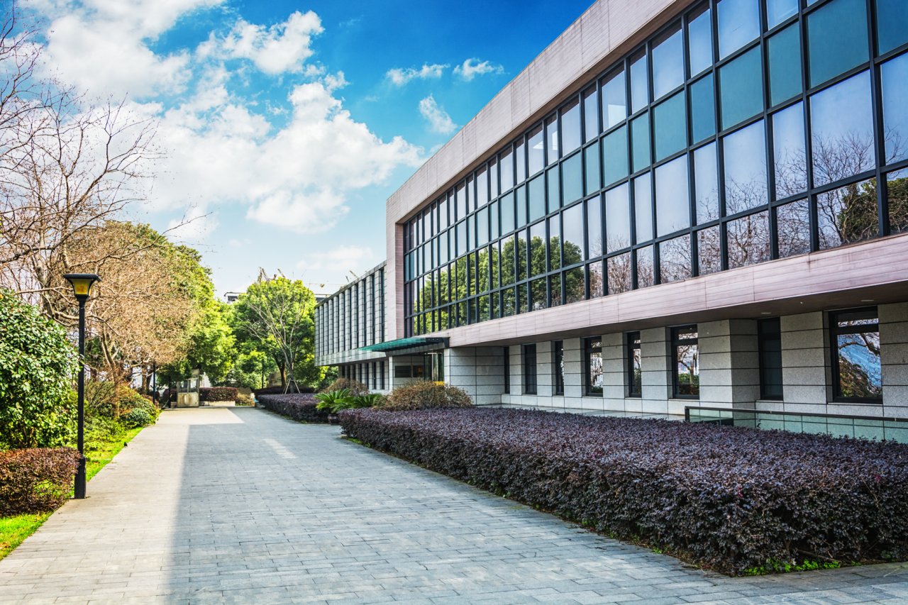 Commercial landscape