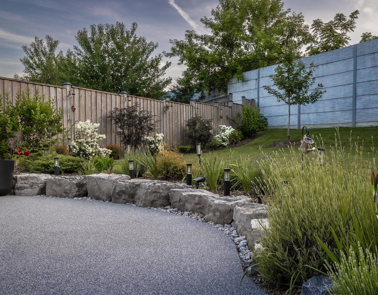 Garden and retaining wall